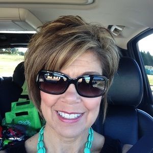 Meet your Posher, Linda